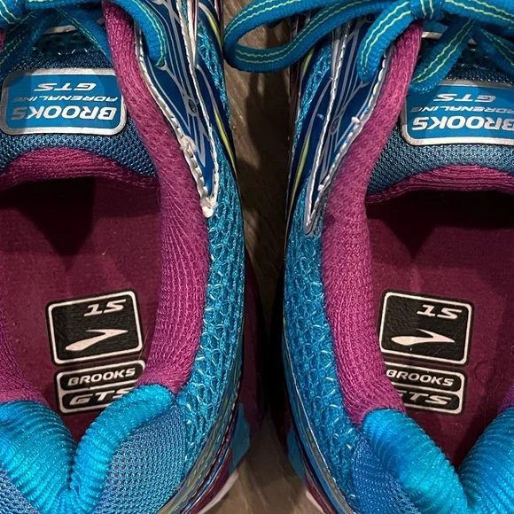 Brooks Blue and Pink Adrenaline GTS Athletic Running Shoes 9 - Picture 14 of 16